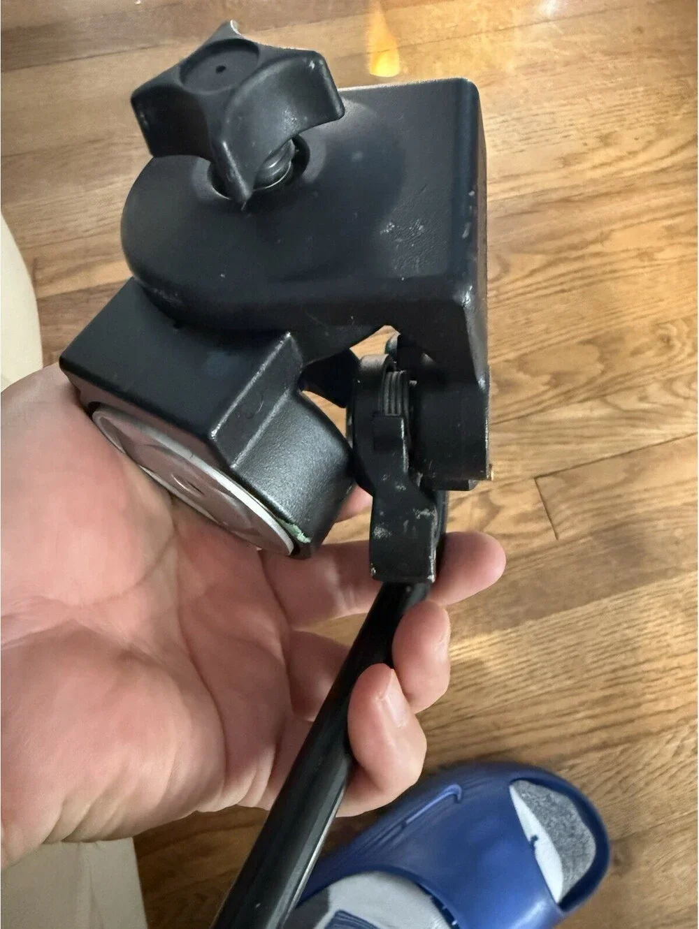 Bogen 3130 Micro Fluid Tripod Head With Manual